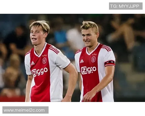阿贾克斯与拜仁慕尼黑激战正酣谁能在足球赛中笑到最后