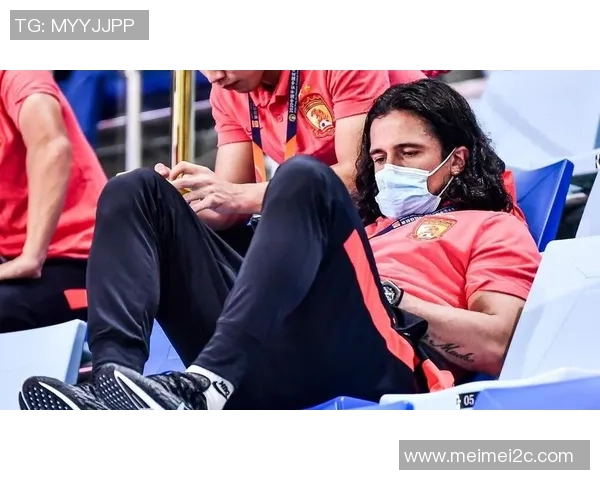 克鲁塞罗与弗鲁米嫩塞激战正酣比赛结果揭晓引发球迷热议